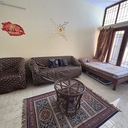 Birds Nest Bed and Breakfast New Delhi Exteriör bild