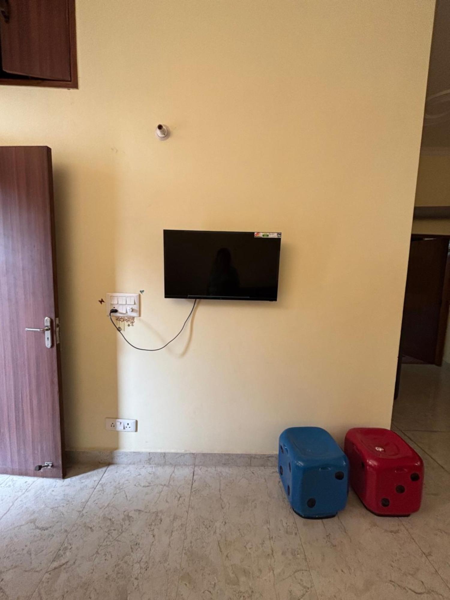 Birds Nest Bed and Breakfast New Delhi Exteriör bild