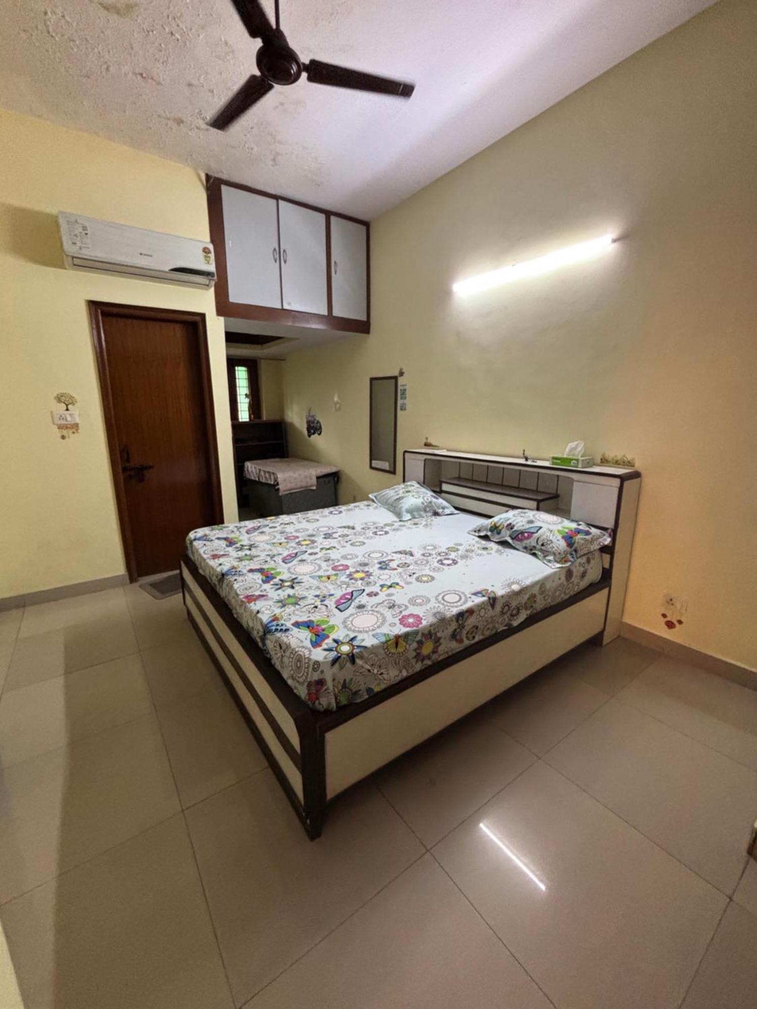 Birds Nest Bed and Breakfast New Delhi Exteriör bild